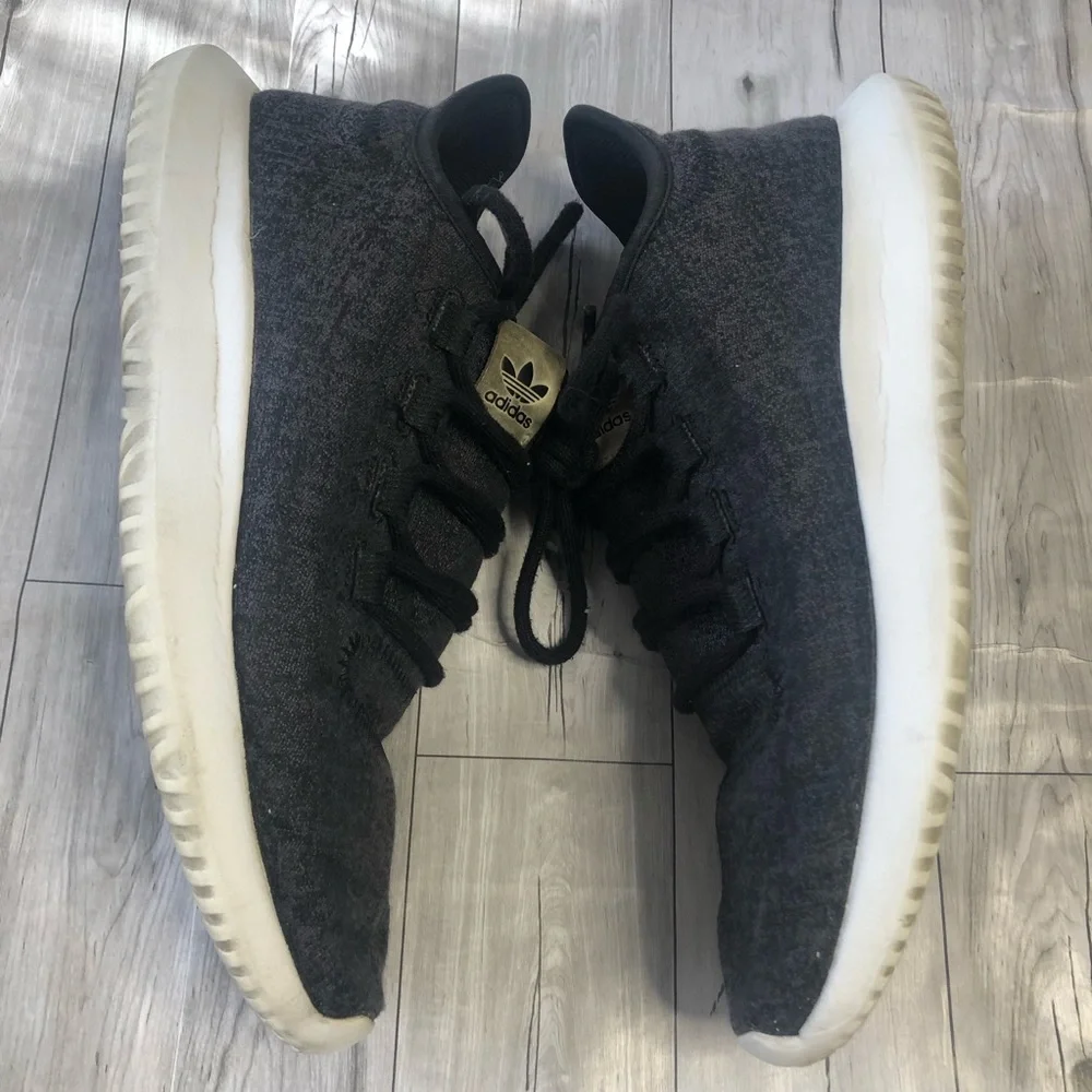 Adidas Sneakers Womens Size 8 Gray PYV 702001 Tubular Shadow Shoes